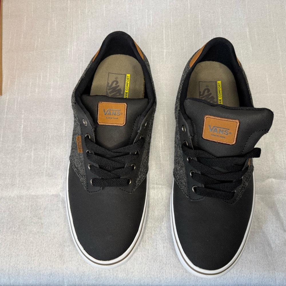 Vans Black and Gray Low-Top Sneakers with White Sole - Picture 5 of 11